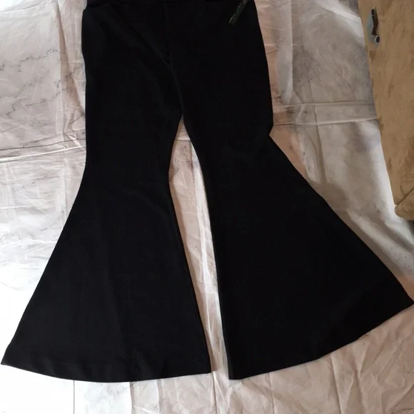 INC INTERNATIONAL CONCEPTS NWT BLACK RIBBED STRETCH FLARE LEG TROUSERS size 10